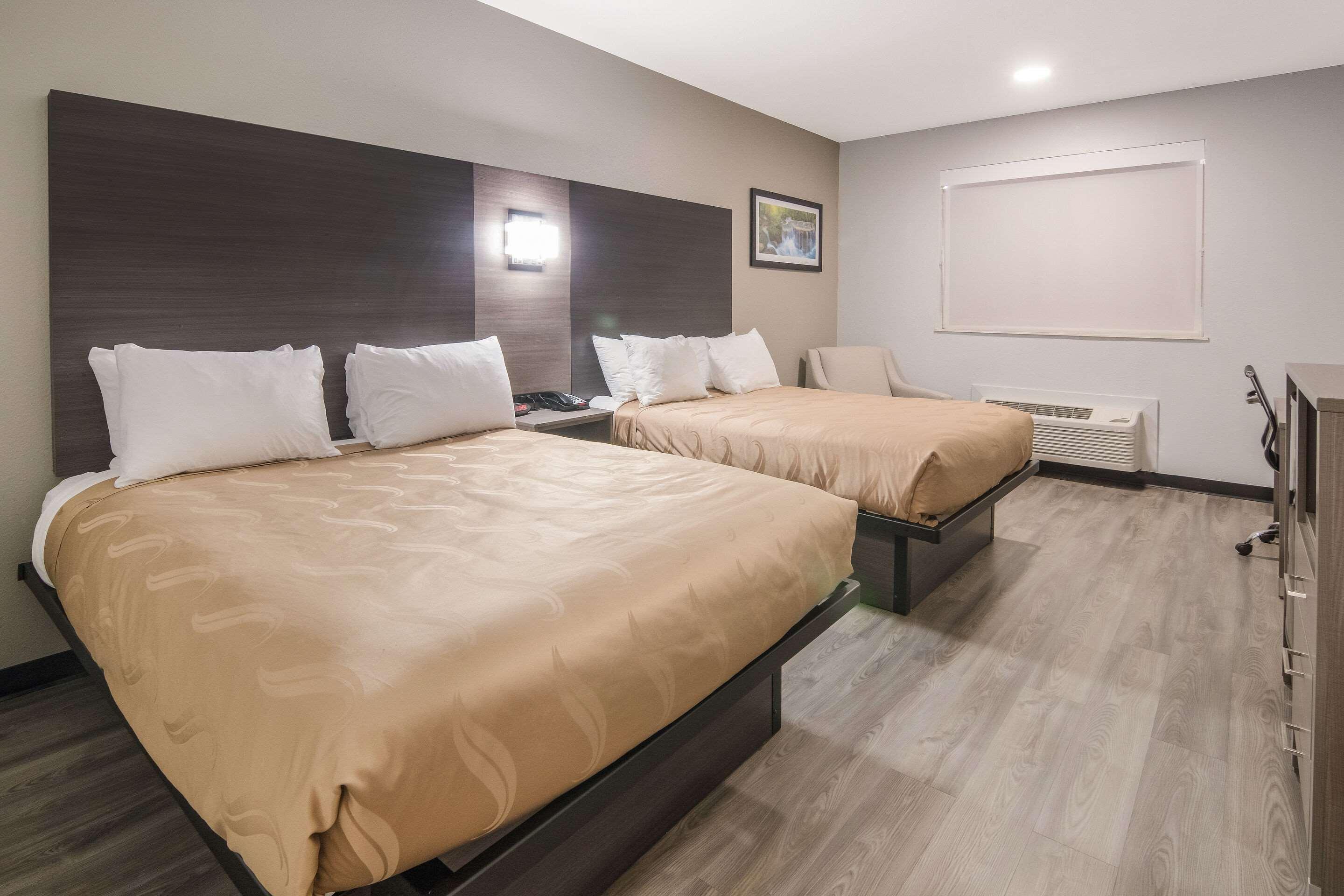 Quality Inn & Suites Fort Worth Exterior photo